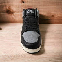 Load image into Gallery viewer, No. 1 Candle-Gray/Black